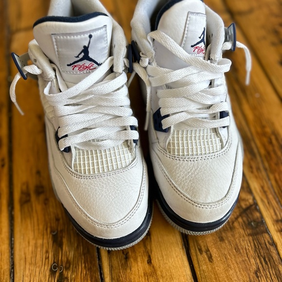 Size 5.5 Air Jordan 4 Retros, Amazing condition, Box, Barely worn. - Picture 2 of 8
